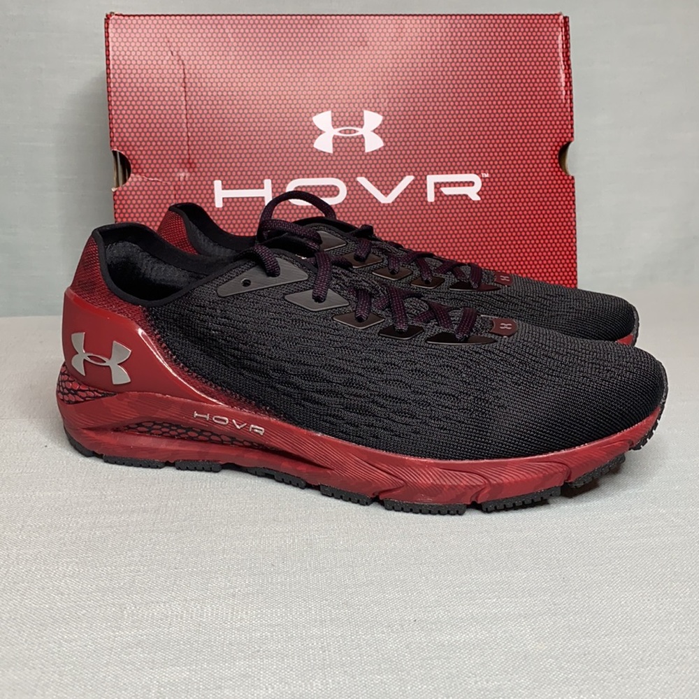 Under Armour NCAA Gamecocks HOVR Sonic 3 Size 9